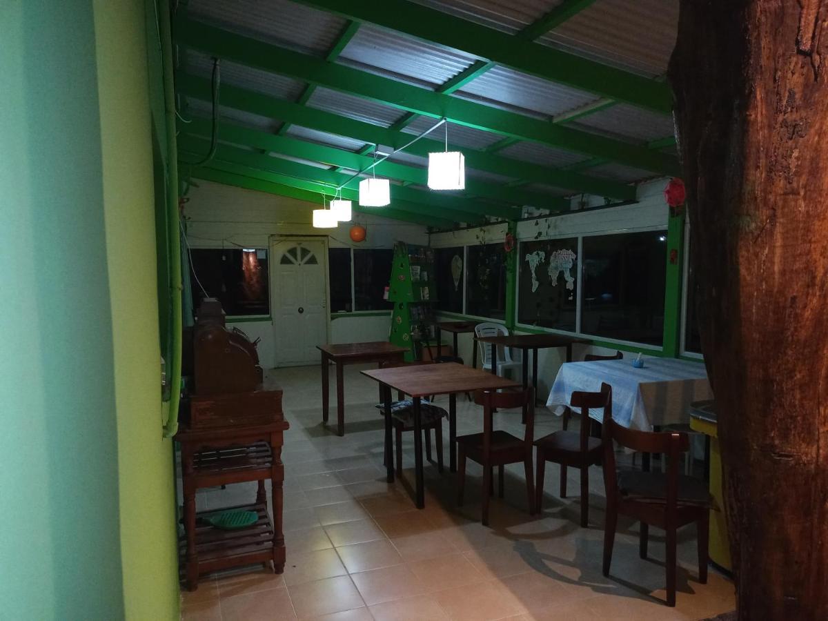Complejo Aloha Hotel Puerto Piramides Exterior photo